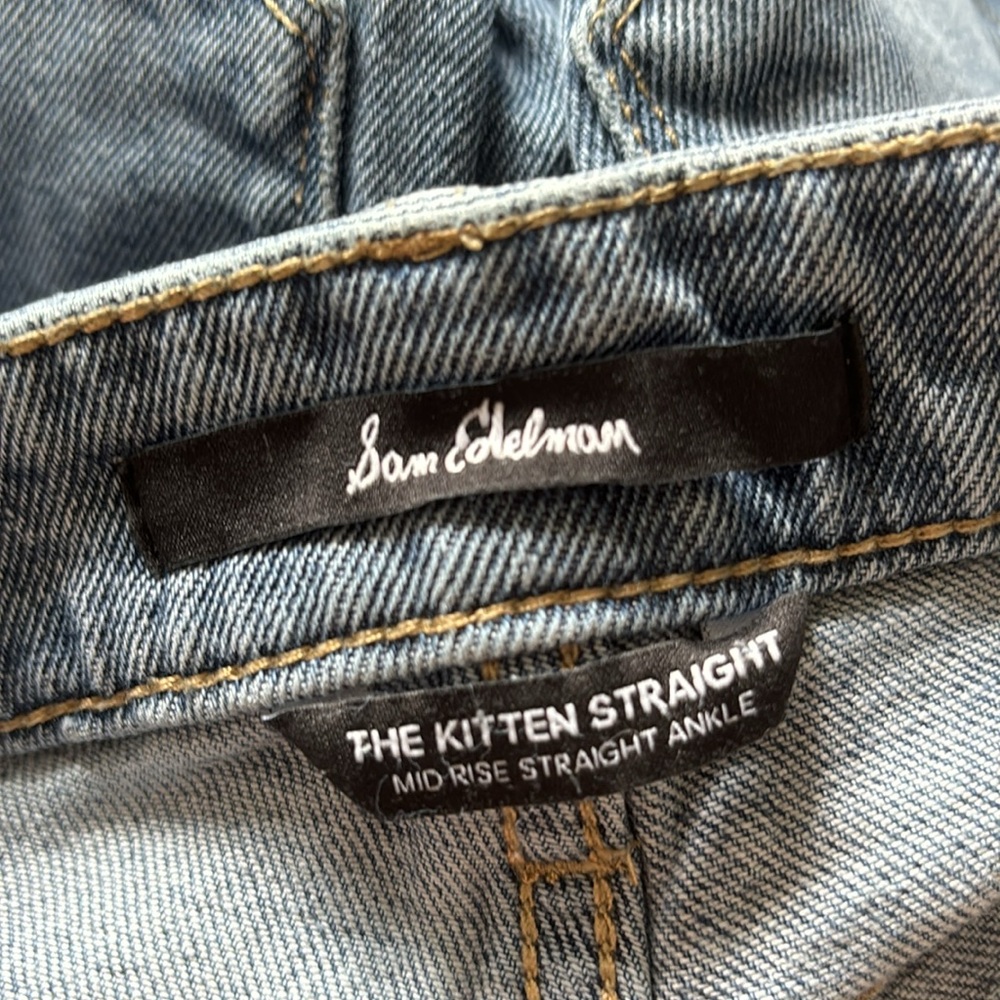 SE Kitten Straight, raw hem jeans